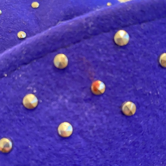 Vintage Mr. John classic purple bedazzled wool hat with blue feathers - Picture 9 of 10